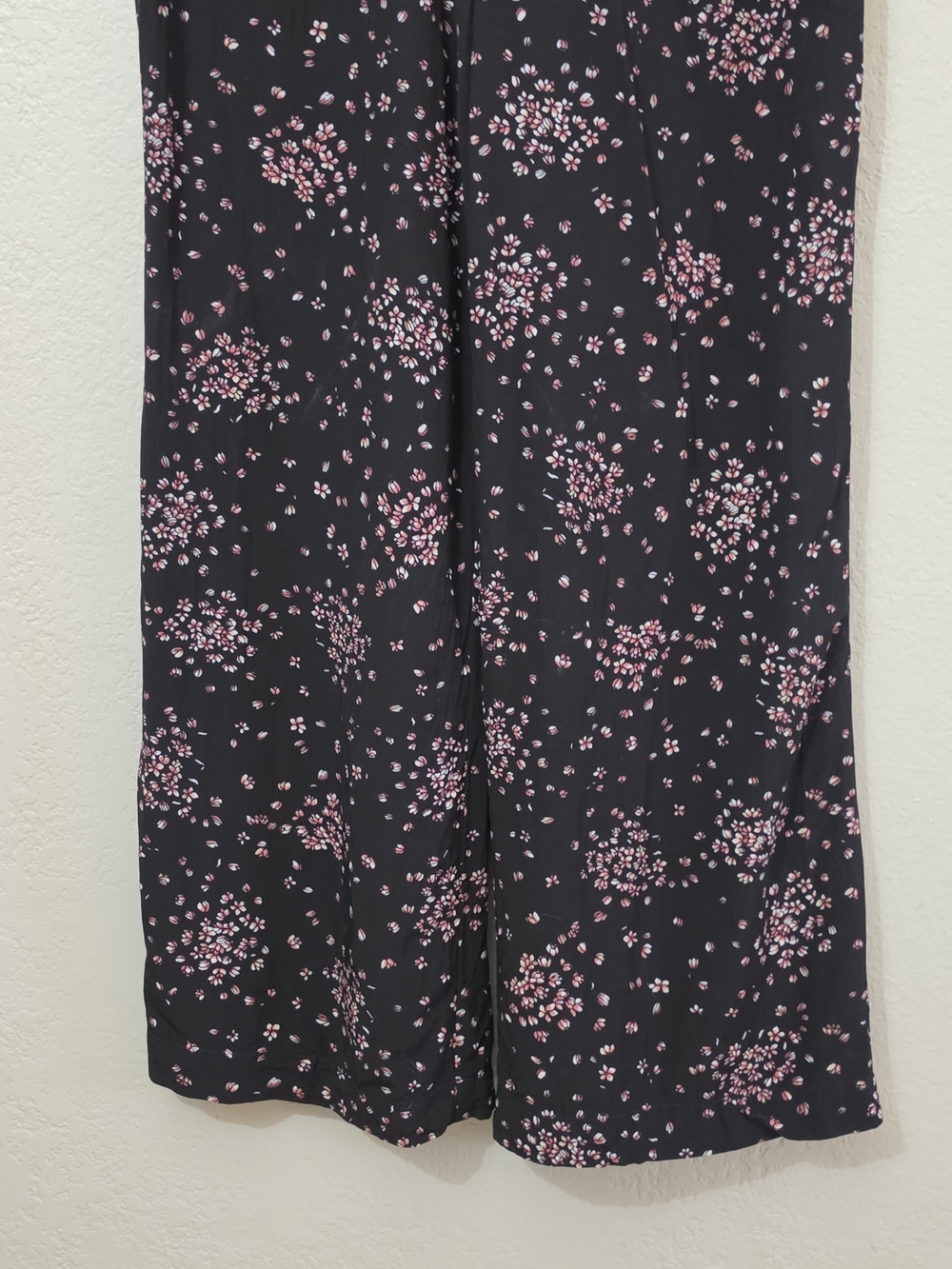 LOFT Black Floral Jumpsuit Sleeveless Wide Leg V-Neck Womens Medium - Picture 6 of 13